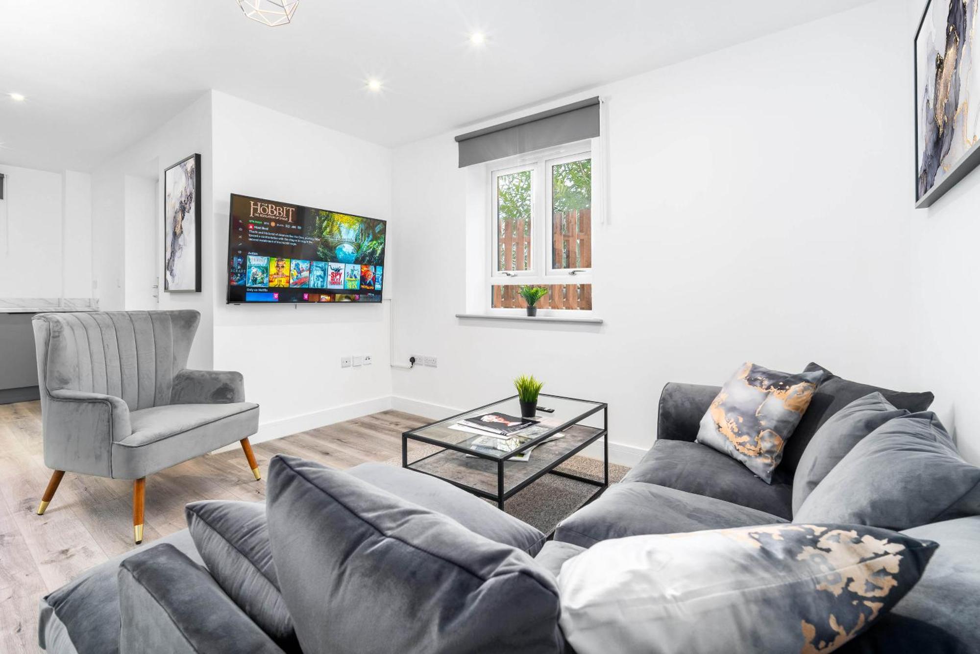 Two Bedroom - Balcony - Secure Parking - Rated - Underfloor Heating - 2mc Apartment *