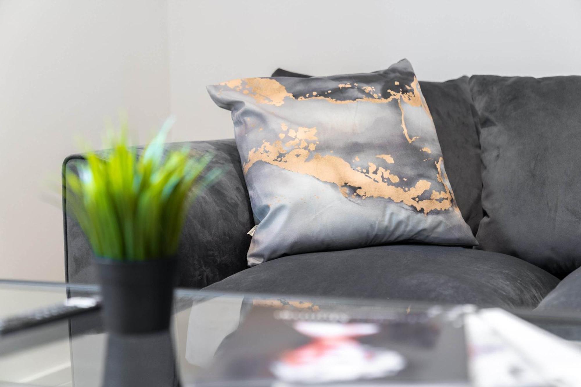 Two Bedroom - Balcony - Secure Parking - Rated - Underfloor Heating - 2mc Birmingham
