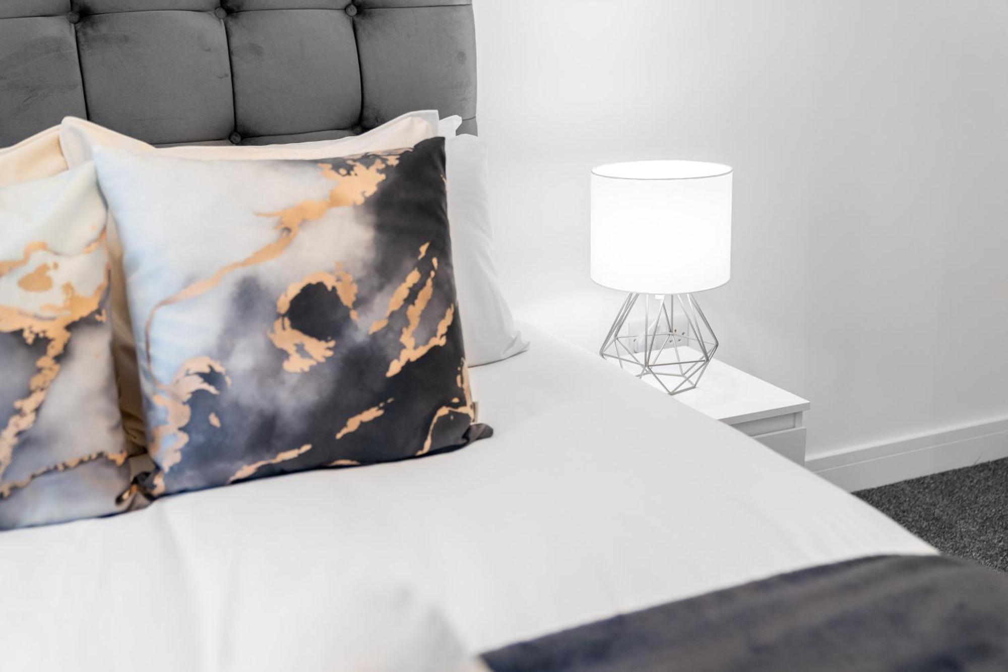 Two Bedroom - Balcony - Secure Parking - Rated - Underfloor Heating - 2mc Apartment Birmingham